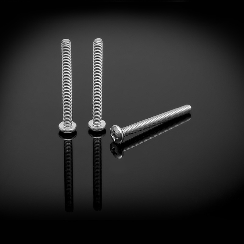 GB818 ruostumattomasta teräksestä valmistettu ristipääruuvi